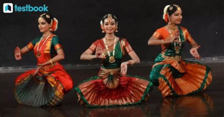What are the dance form of Maharashtra?