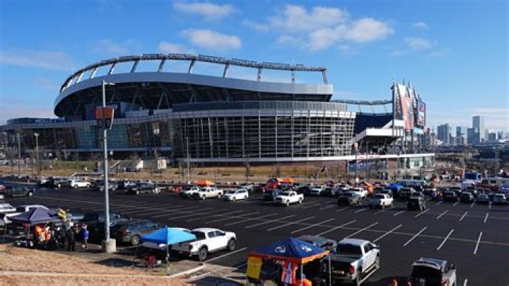 Where is the best place to park for a Broncos game?
